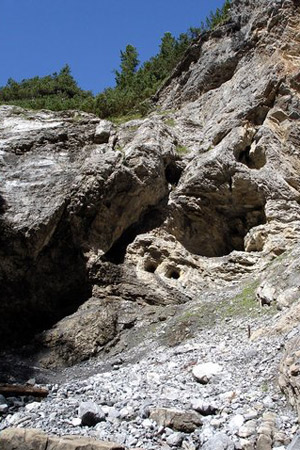 Höhlenschlunde Funtana Chistagna, Wasserfall ausgetrocknet (Foto Hans Schneebeli)